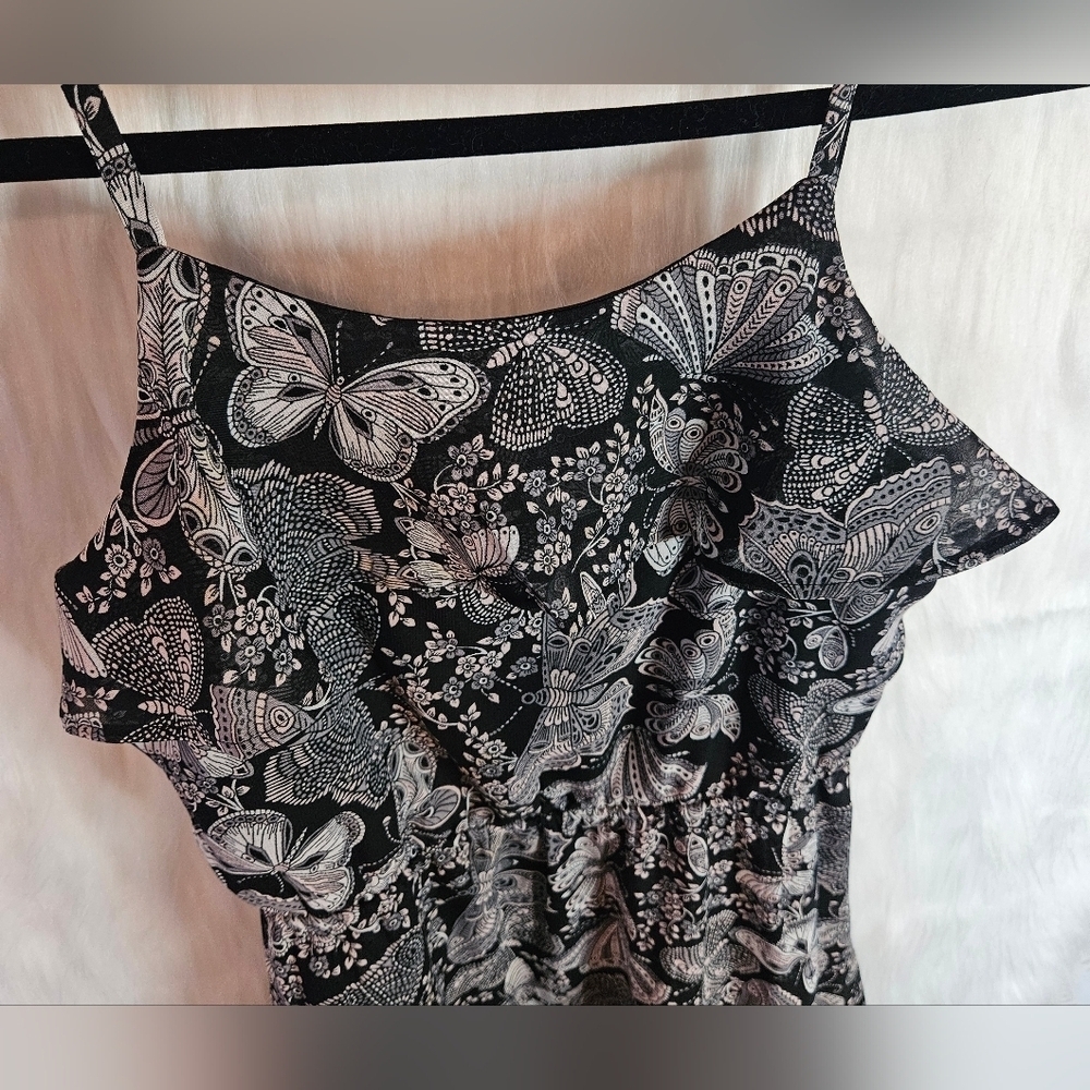 Place Classic Ruffled B&W Floral High-Low Dress - Picture 2 of 6
